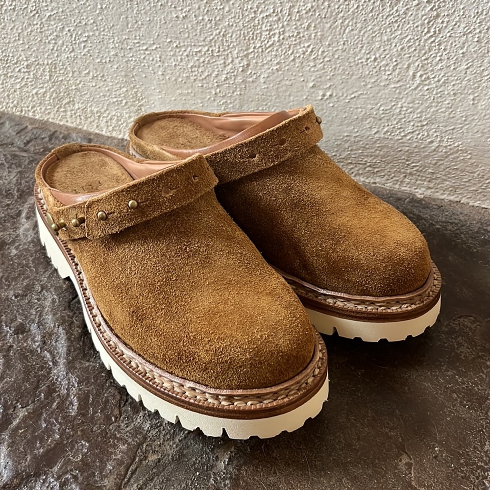 Feit Gardener Clogs Tan Suede 38 NEW